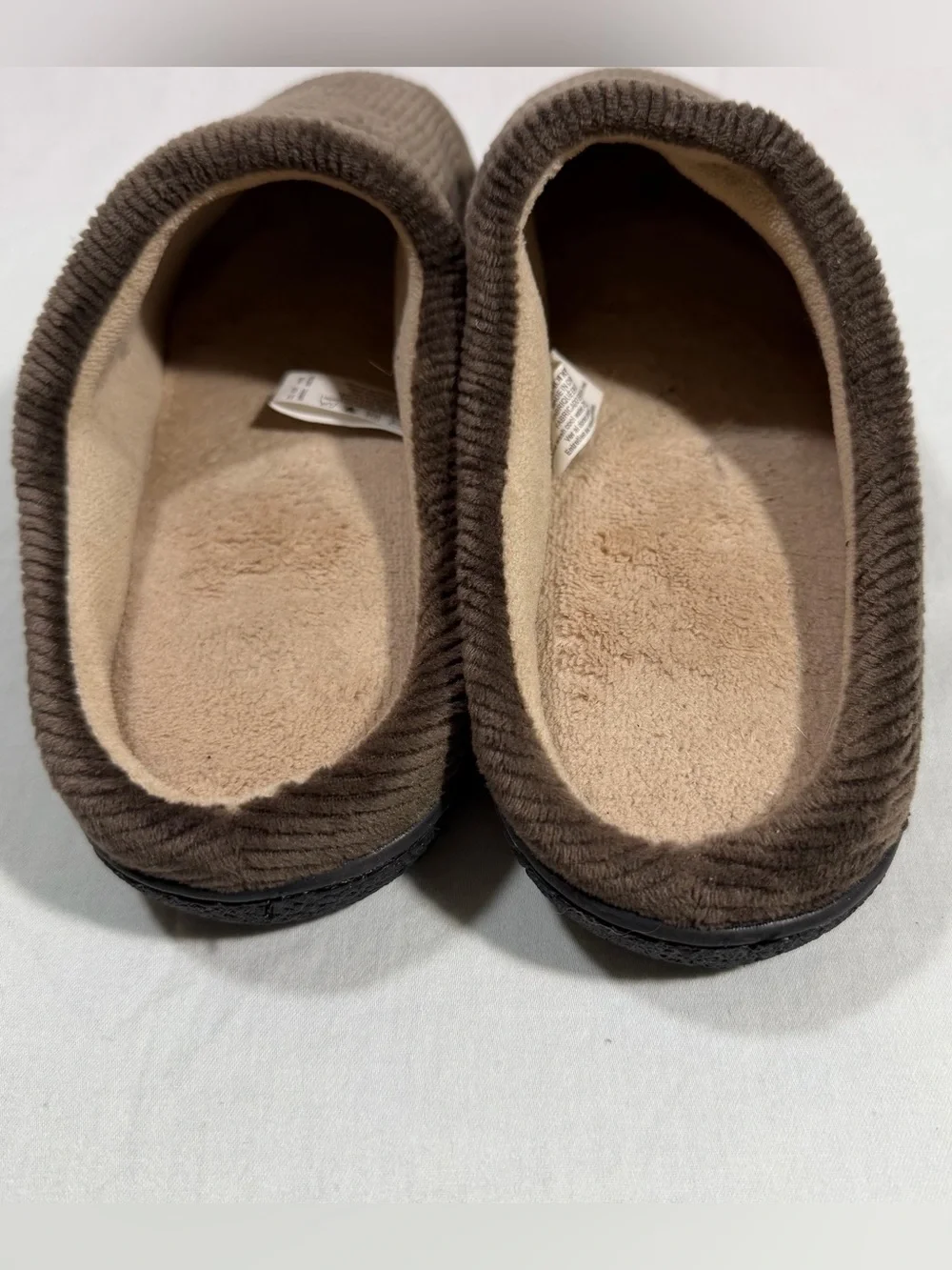 Isotoner Men's Brown Corduroy Slip-On Memory Foam House Slippers Size 8-9